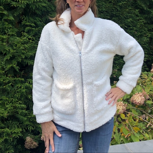 ❤️Host Pick ❤️ Faux Sherpa Teddy Jacket - Picture 2 of 9